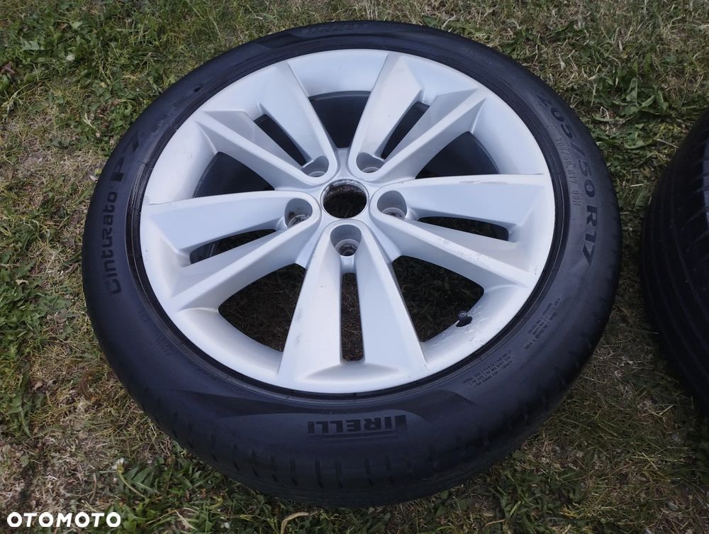 Komplet kół Renault Megane 3  5 x114.3 r17 - 6