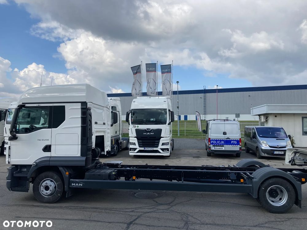 MAN MAN TGL 12.250 4x2 BL CH - 6