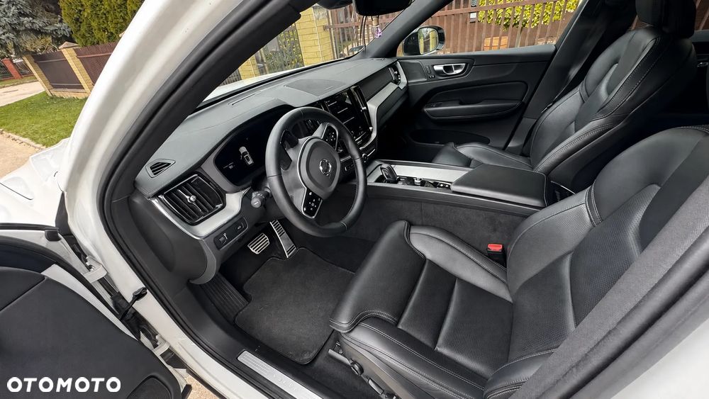 Volvo XC 60 B5 B AWD R-Design - 5