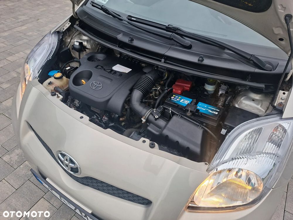 Toyota Yaris - 10
