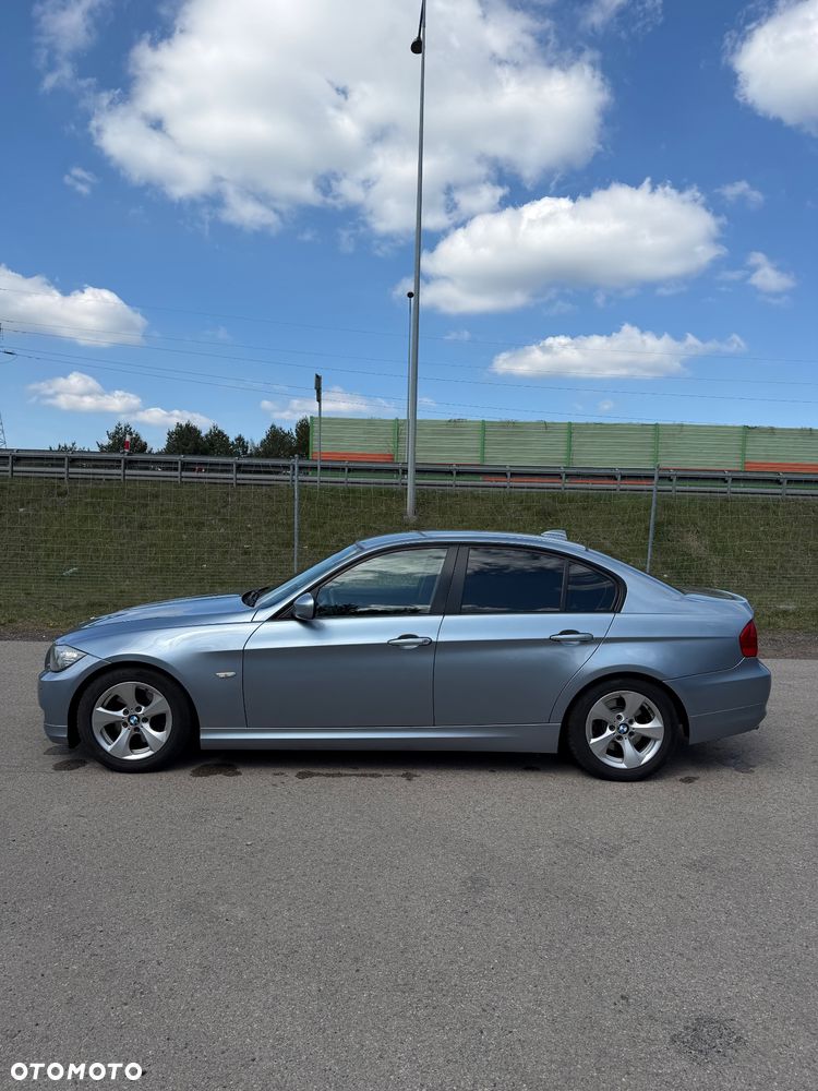 BMW Seria 3 320d DPF Efficient Dynamics Edition - 3