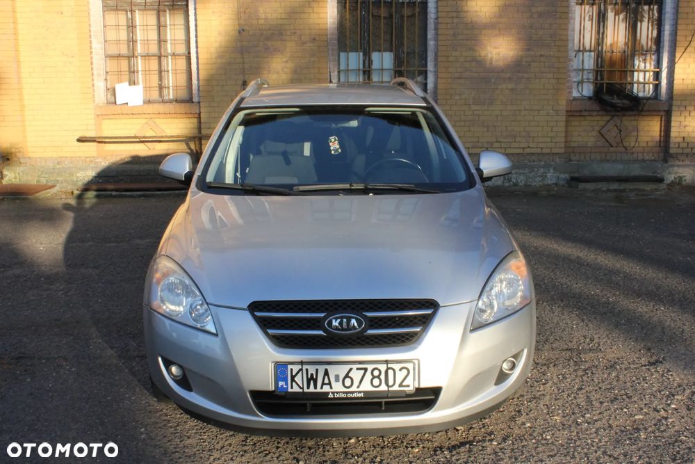 Kia Ceed - 13