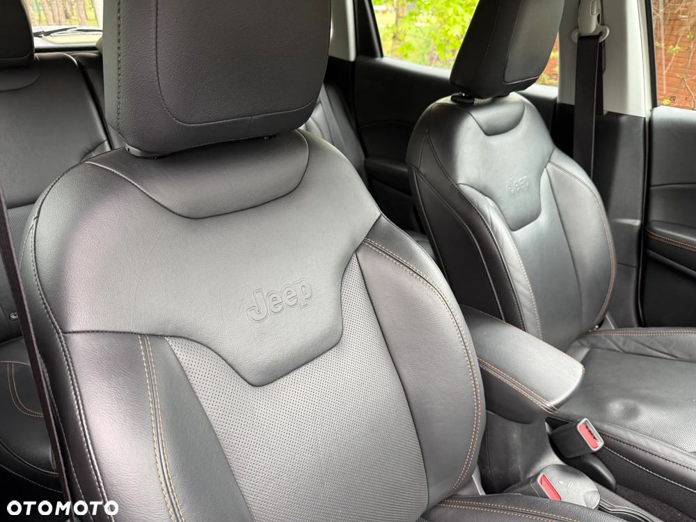 Jeep Compass - 22
