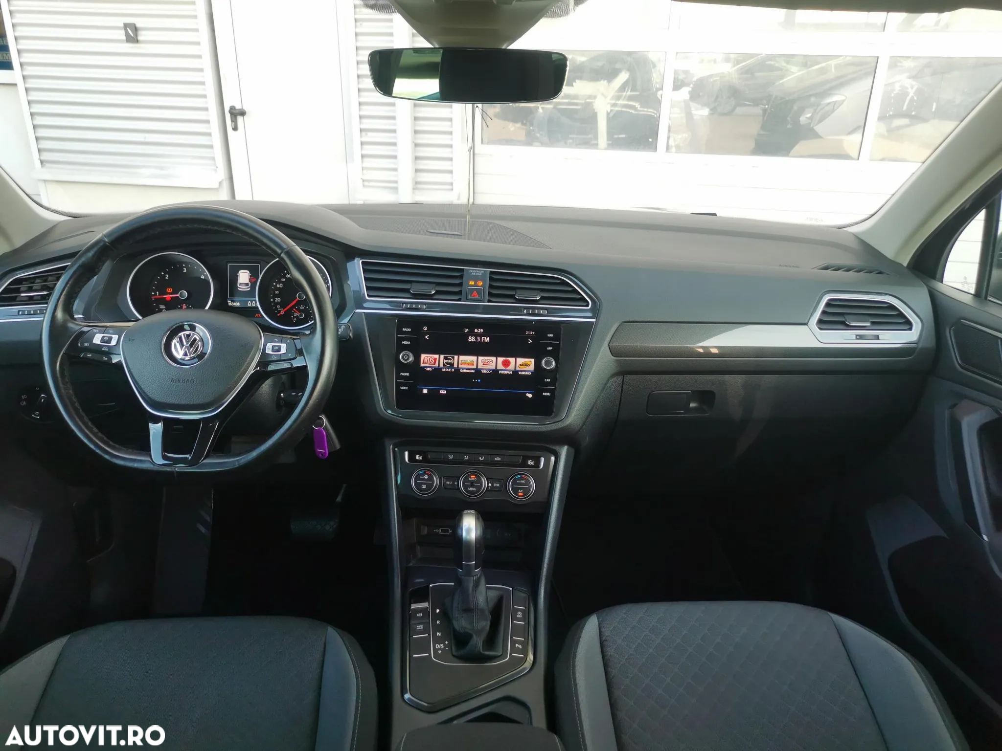 Volkswagen Tiguan - 10
