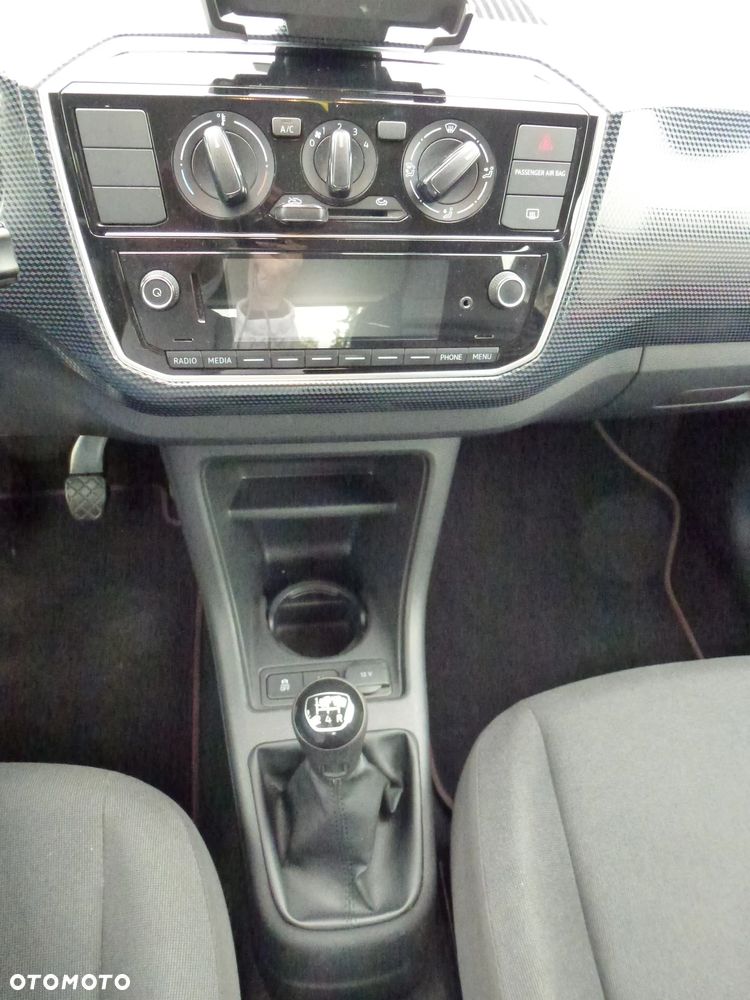 Volkswagen up! Standard - 11