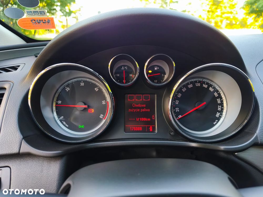 Opel Insignia 2.0 CDTI - 10