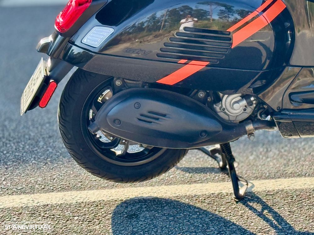 Vespa GTV CVT 300 black - 12