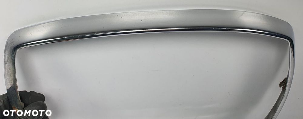 RAMKA LISTWA LAMPY LEWY PRZÓD CHROM MERCEDES W115 W114 1305542056 - 2