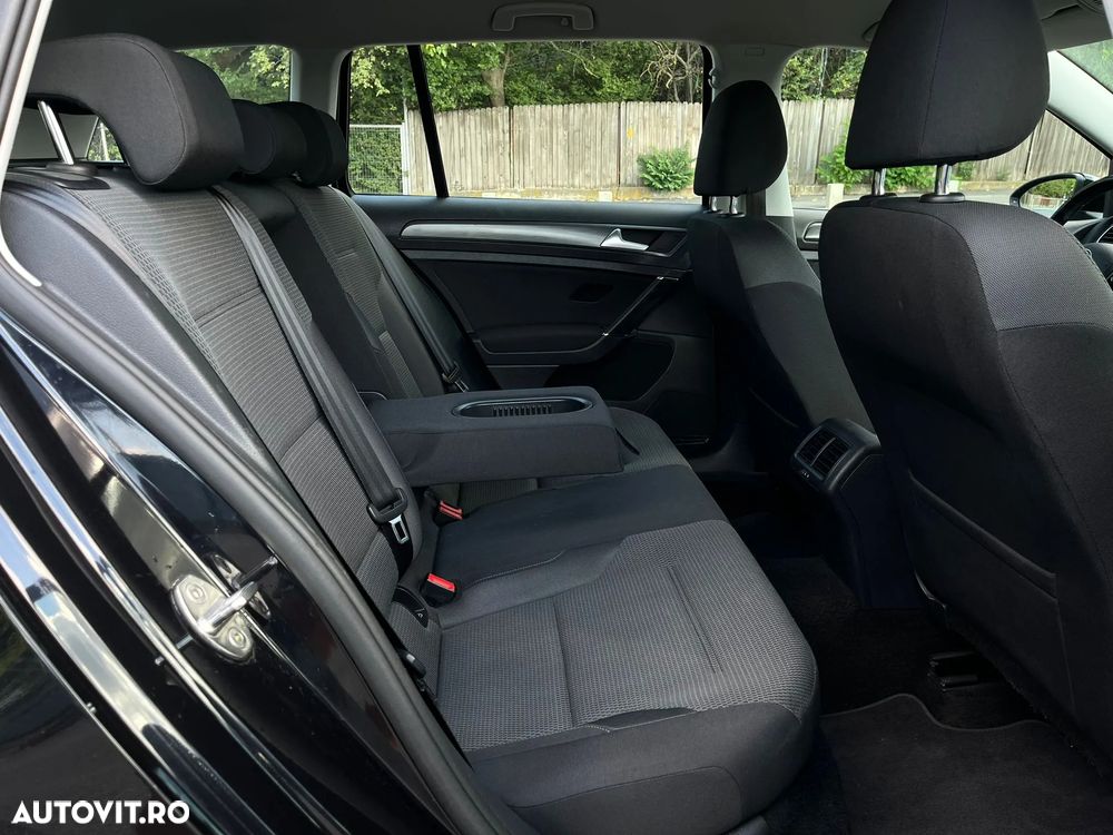 Volkswagen Golf - 9