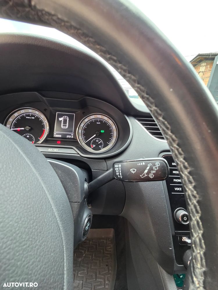 Skoda Octavia 2.0 TDI DSG Style - 6