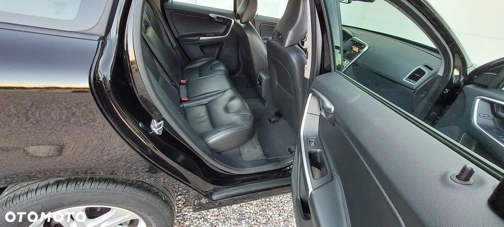 Volvo XC 60 D3 Drive-E Momentum - 26