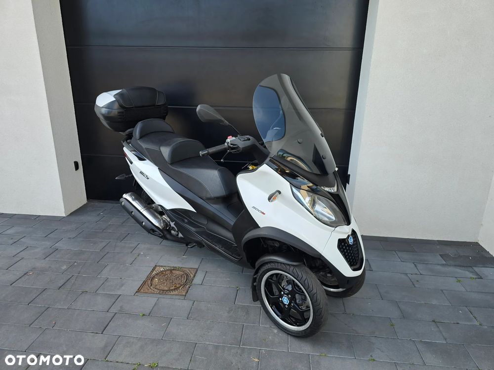 Piaggio MP-3 - 7