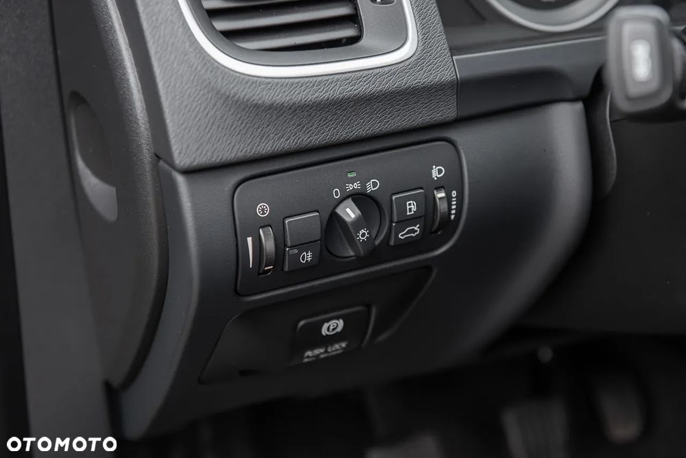 Volvo V60 D2 Momentum - 27