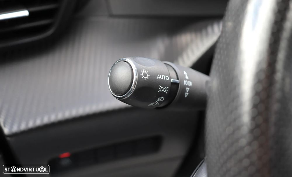 Peugeot 2008 1.2 PureTech GT EAT8 - 33
