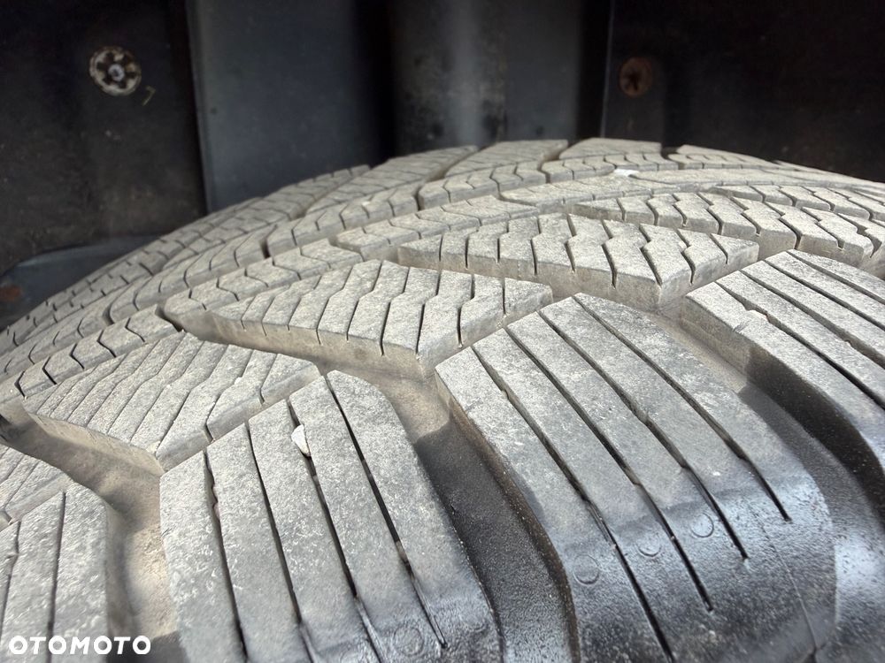 Ford Kuga 2.0 TDCi 2x4 Trend - 36