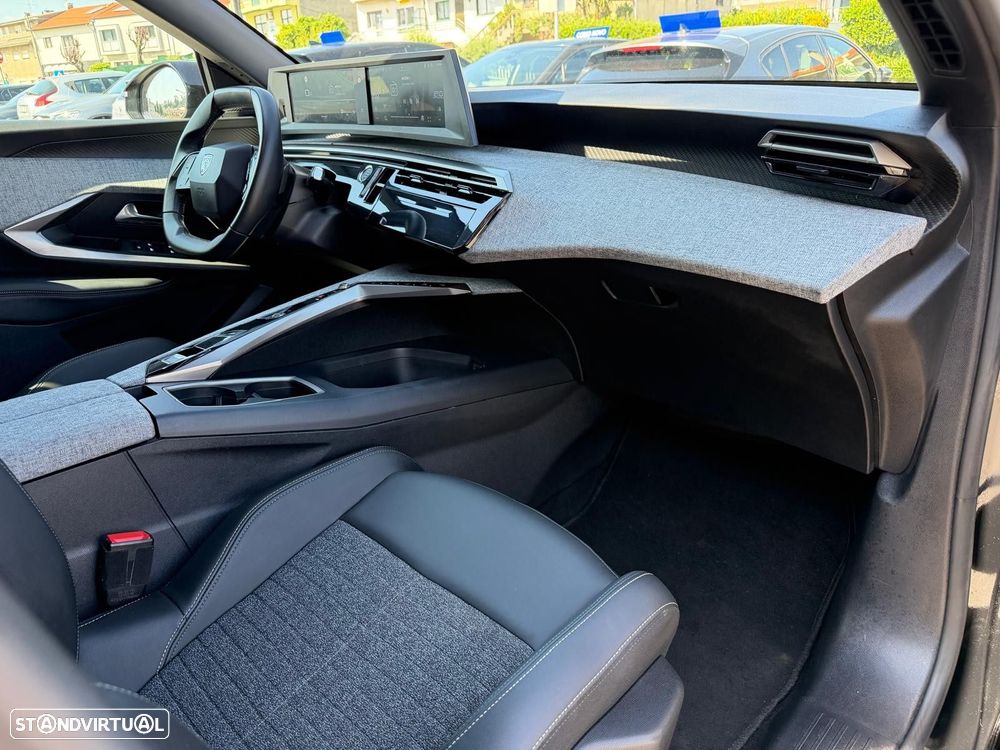 Peugeot 3008 1.2 Hybrid Allure e-DCS6 - 16