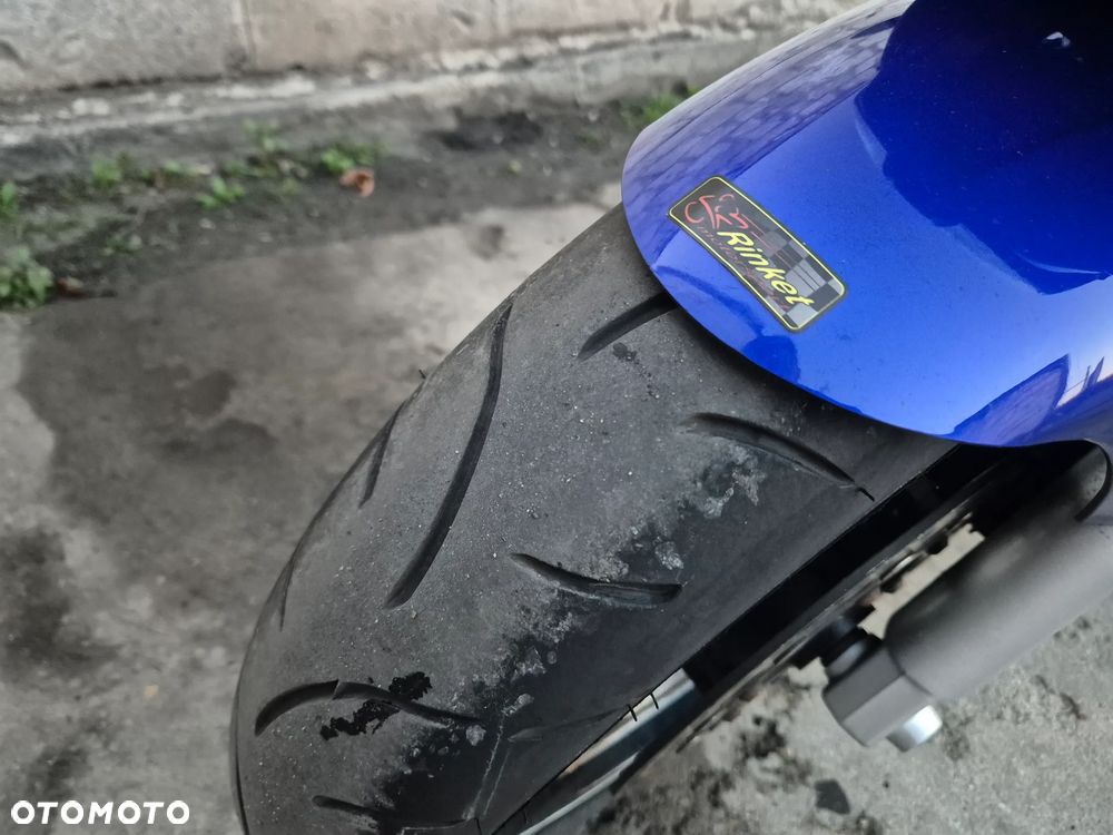 Yamaha R6 - 4