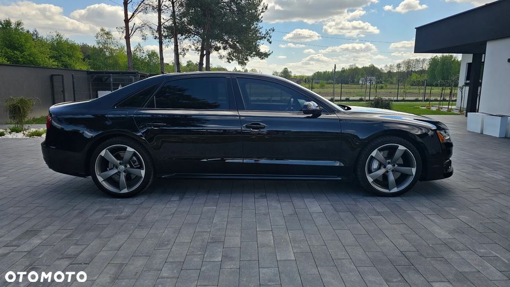 Audi A8 - 4