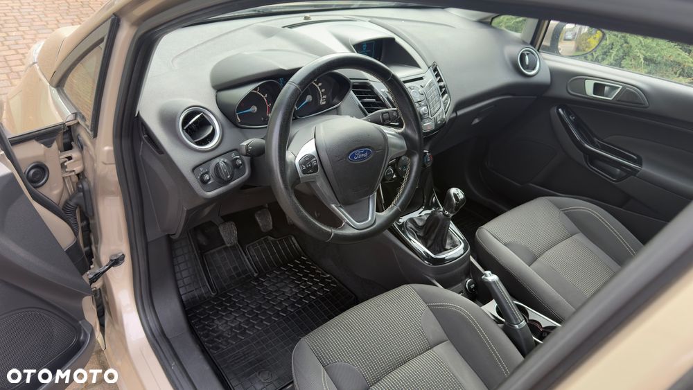 Ford Fiesta 1.0 EcoBoost Titanium - 12