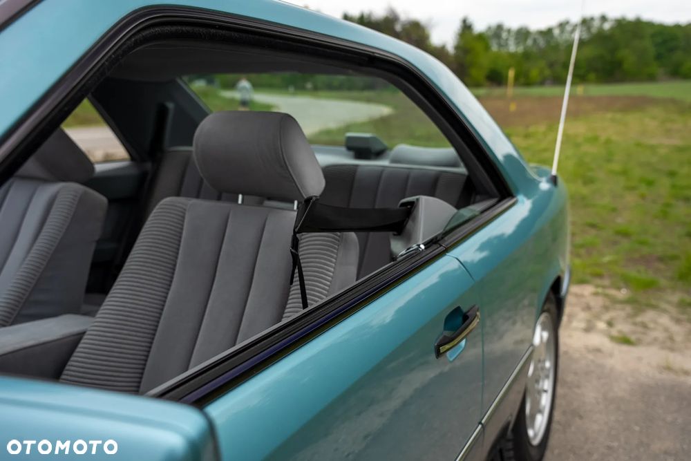 Mercedes-Benz W124 (1984-1993) - 17