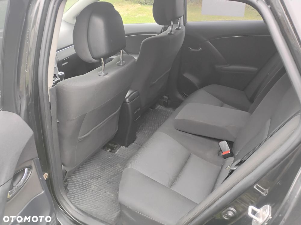 Toyota Avensis 2010 photo 3