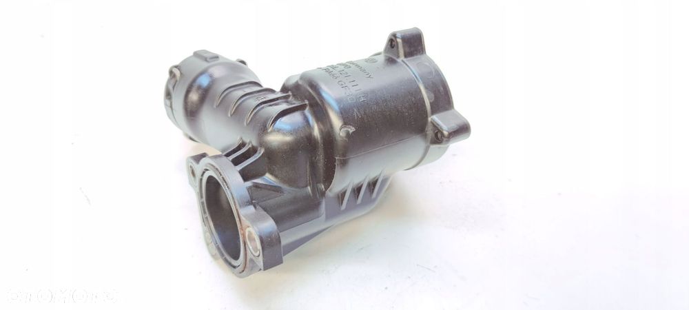 OBUDOWA TERMOSTATU AUDI A4 B9 A5 2.0 TDI 04L121111H - 3