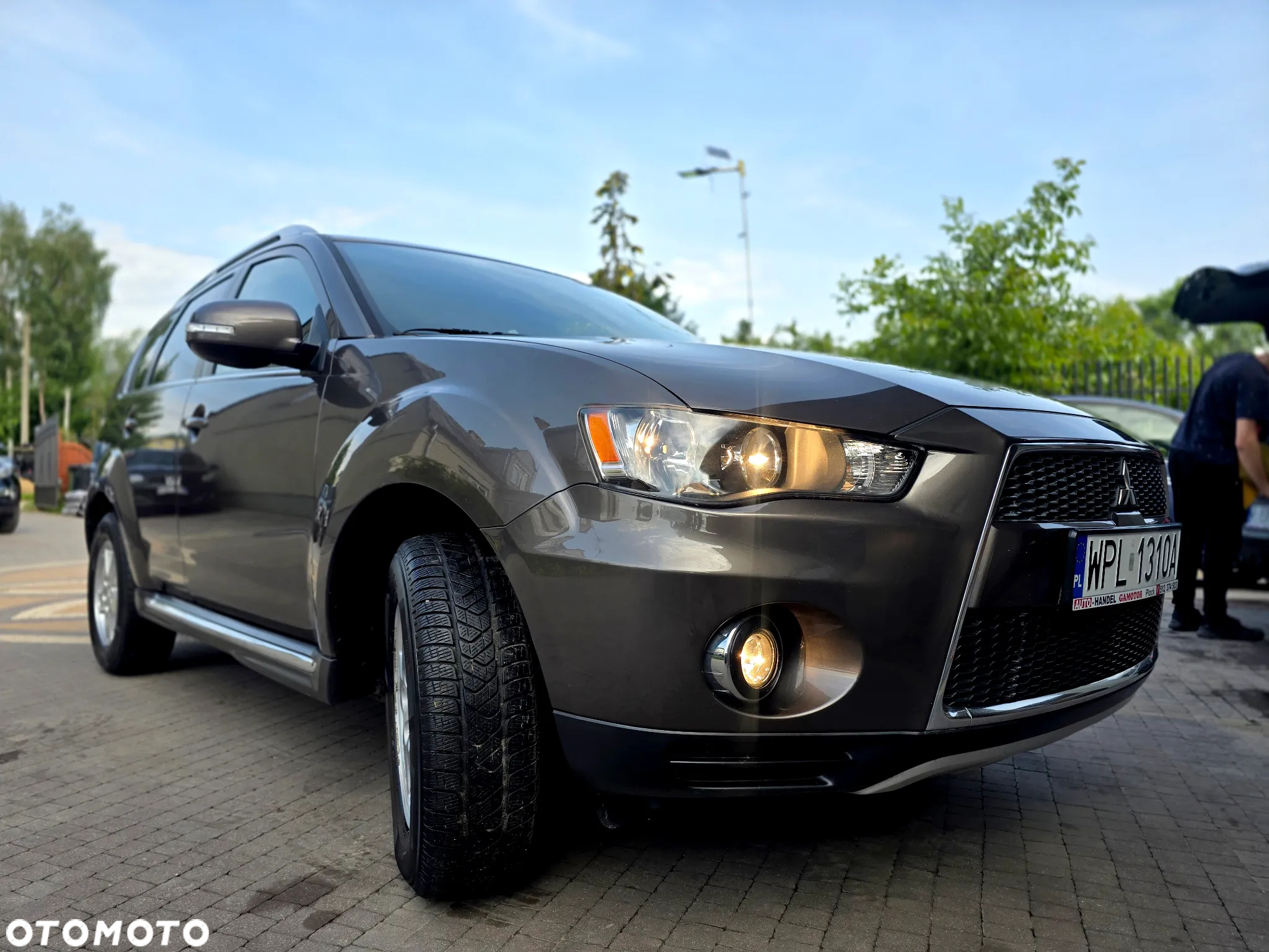 Mitsubishi Outlander - 9