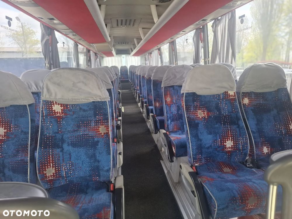 MAN LION'S COACH - 20