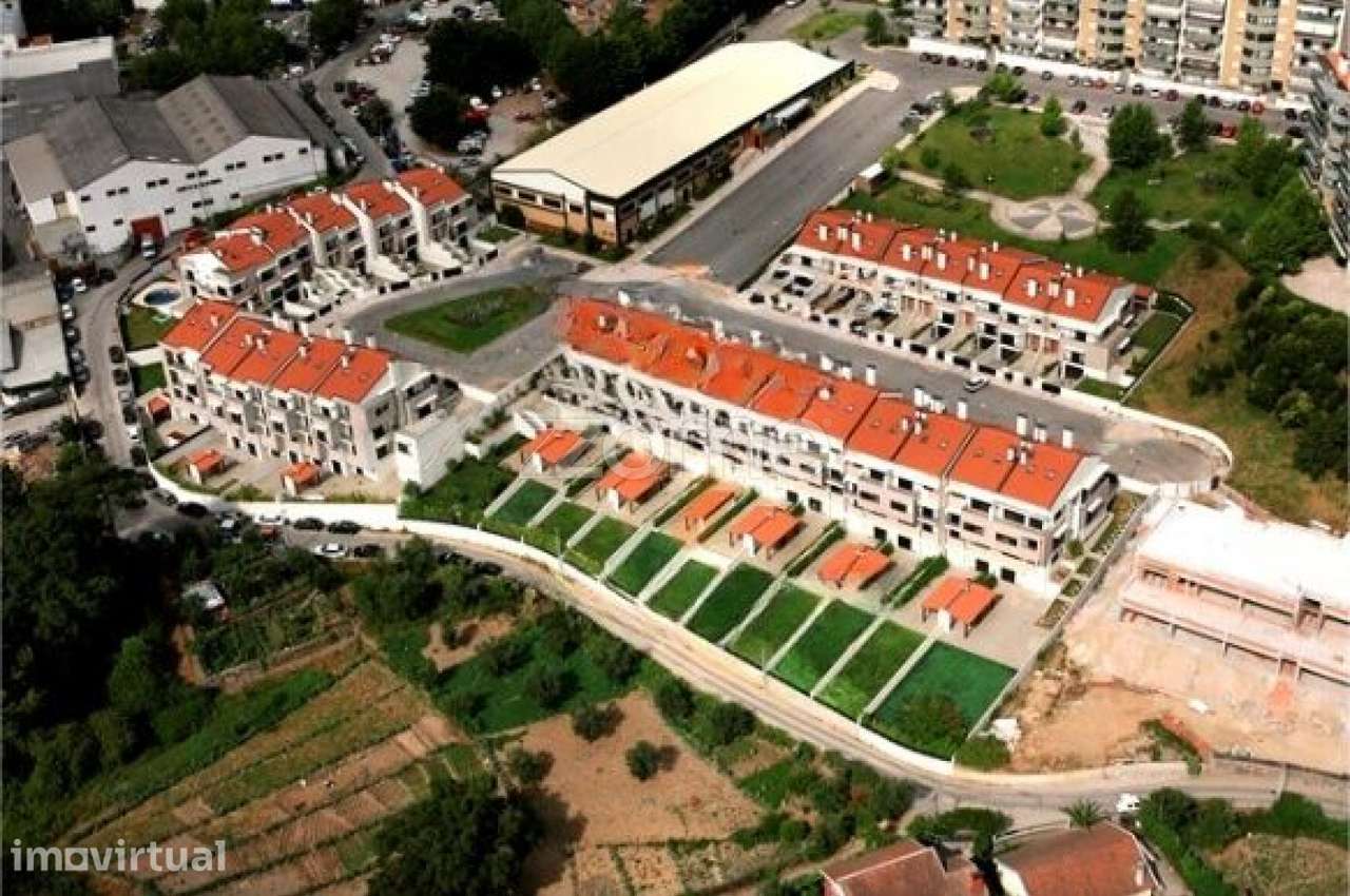 Moradia Premium T5 em banda T5 na Urbanização Vilabeira em Viseu - Grande imagem: 4/49