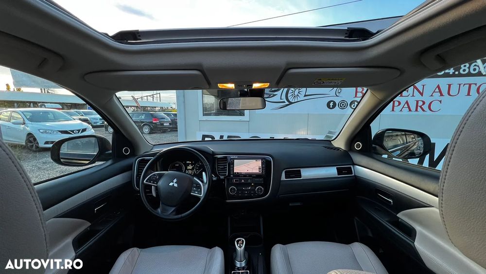 Mitsubishi Outlander - 4