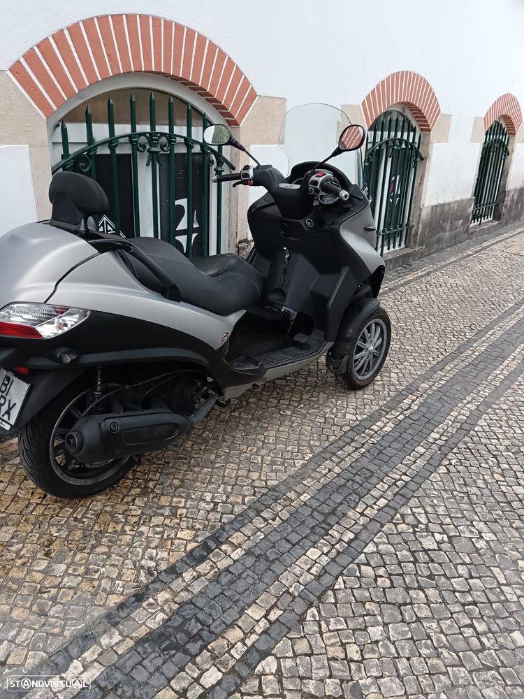 Piaggio MP3 250 - 2