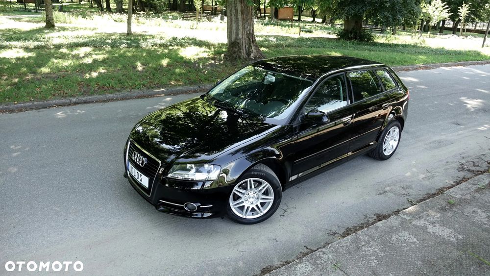 Audi A3 Sportback - 1