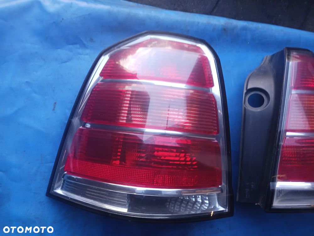 Lampa Opel Zafira B lewy prawy tył lewa prawa tylna ORYGINAŁ kompletna wkład mocowanie żarówek - 6