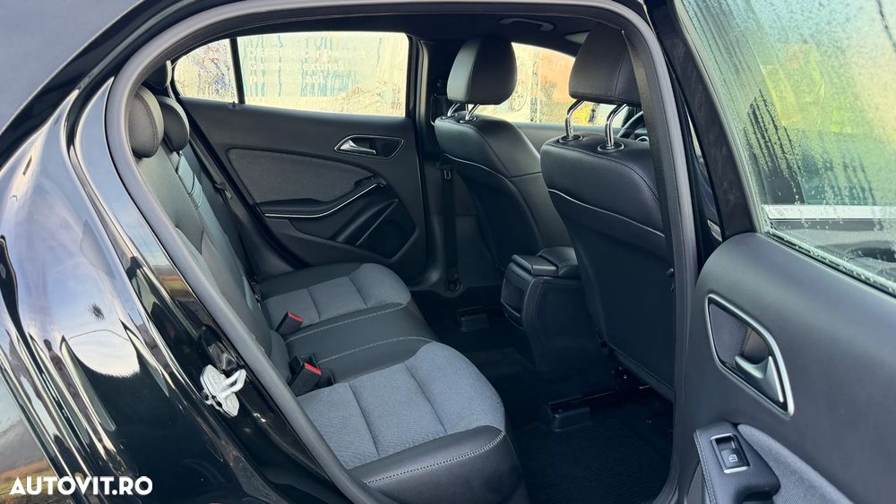 Mercedes-Benz GLA 180 (CDI) d Urban - 14