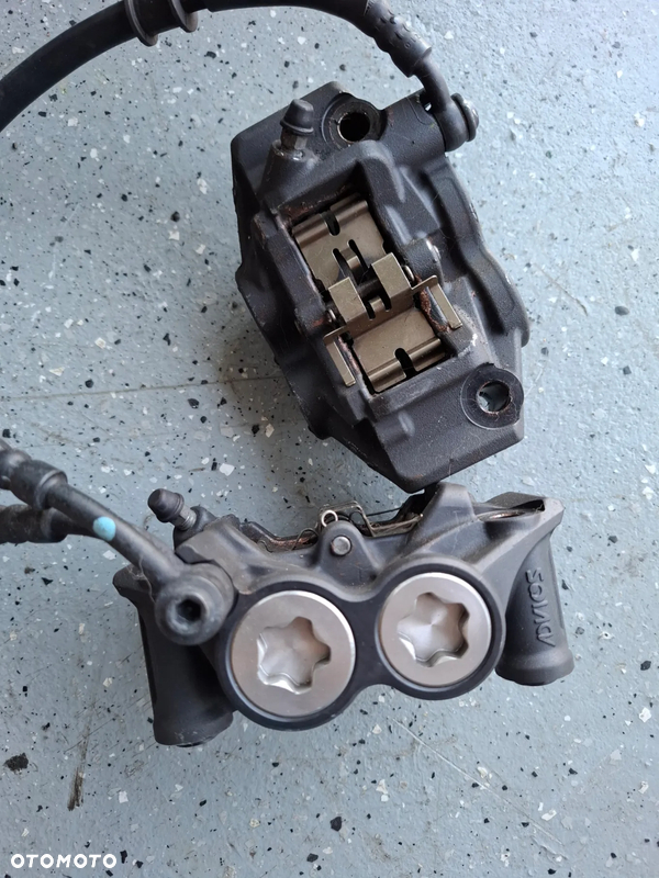 Yamaha MT09 M10 zacisk hamulcowy Tracer