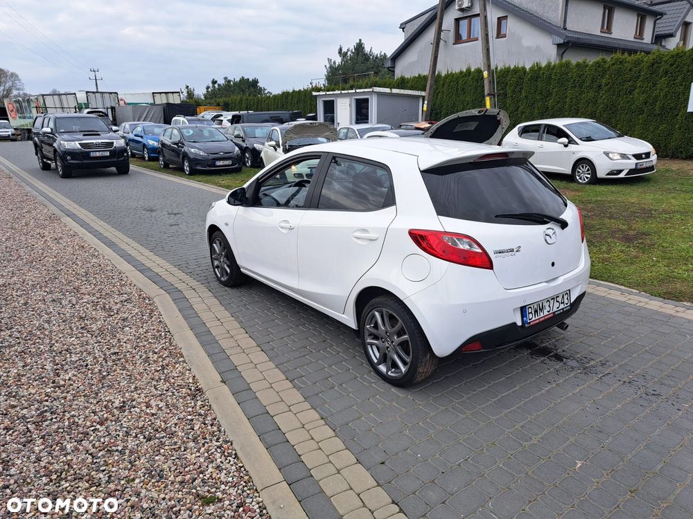 Mazda 2 - 4