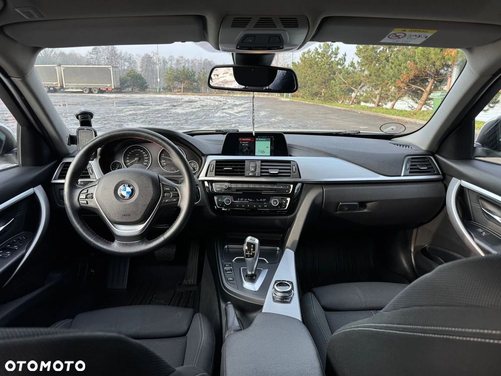BMW Seria 3 320d Sport Line - 19