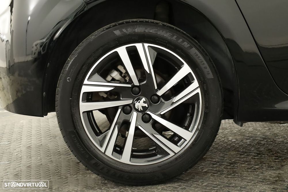 Peugeot 208 1.2 PureTech Allure EAT8 - 5