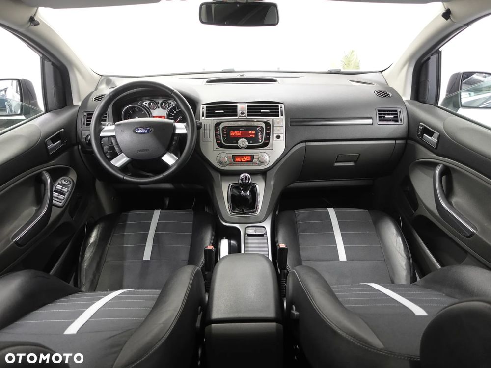 Ford Kuga - 28