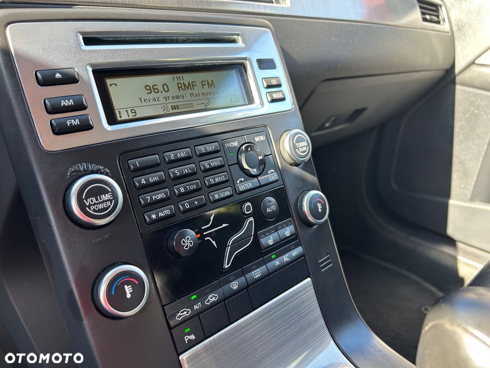 Volvo V70 2.0 Momentum - 13