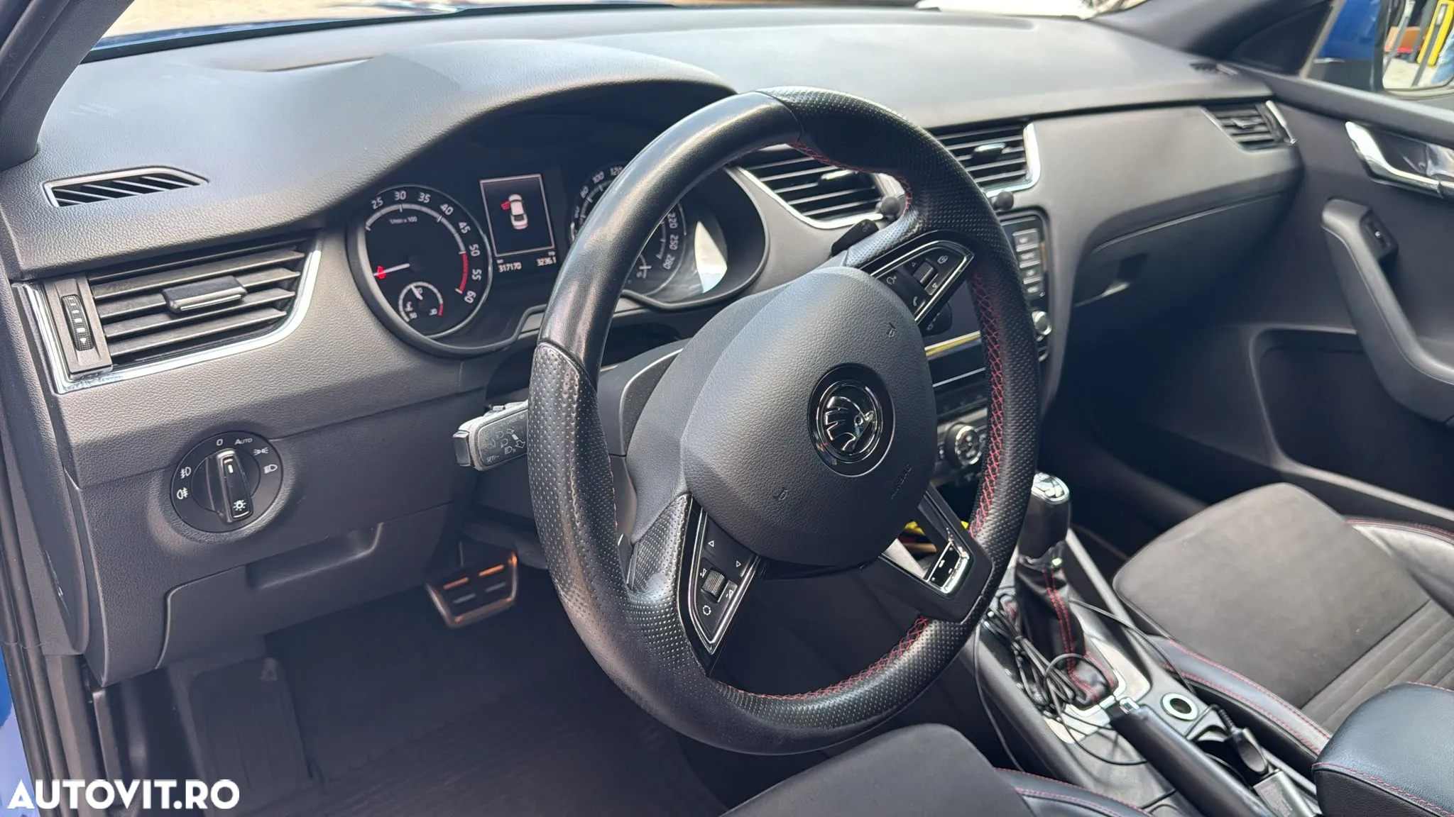 Skoda Octavia 2.0 TDI DSG RS - 6