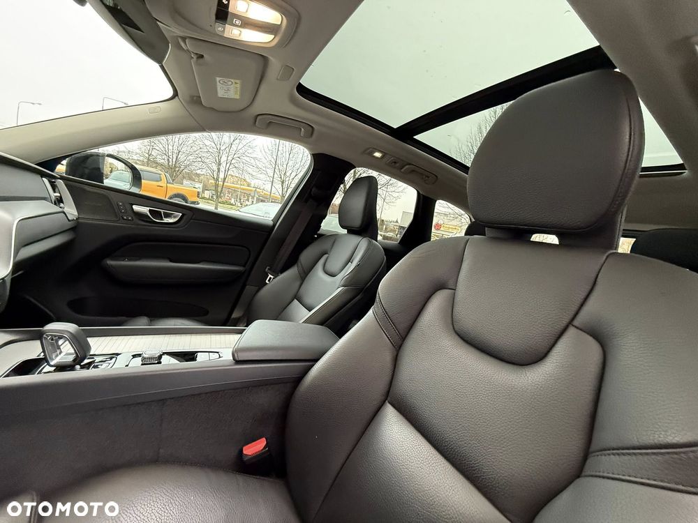 Volvo XC 60 B4 B Plus Dark - 7