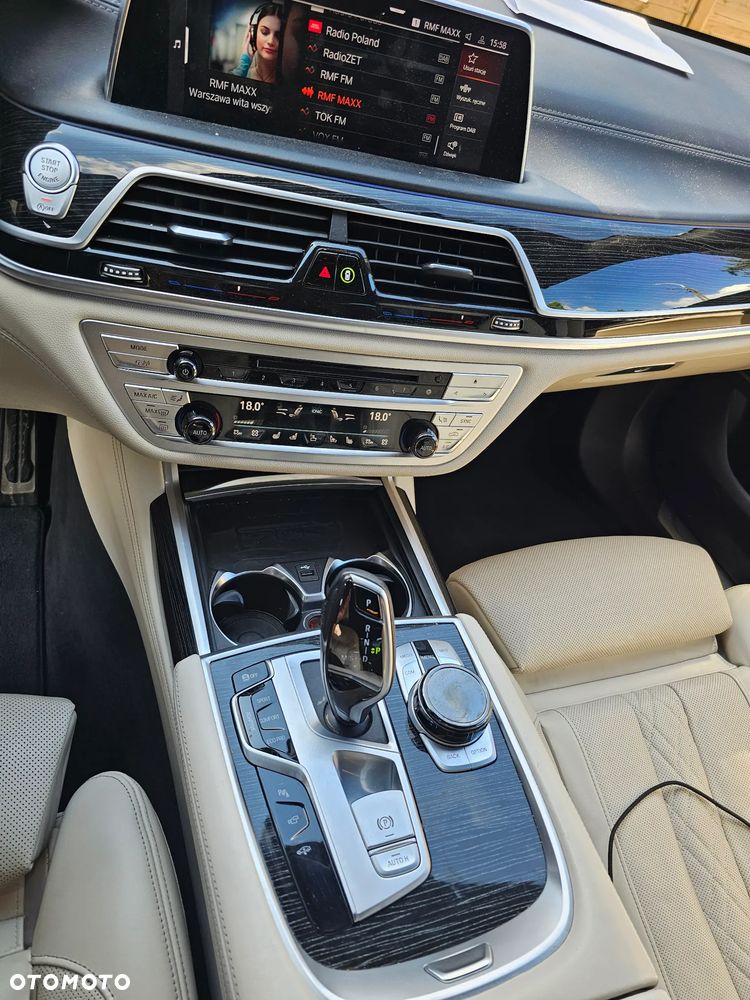 BMW Seria 7 750Ld xDrive sport - 19
