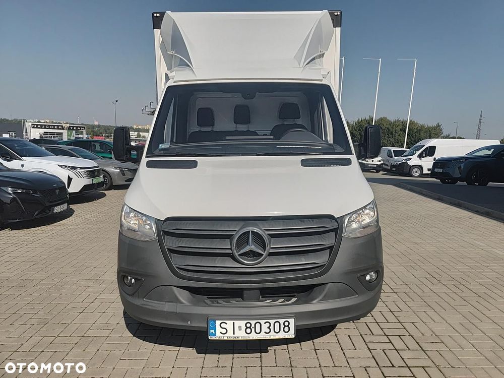 Mercedes-Benz Sprinter - 2