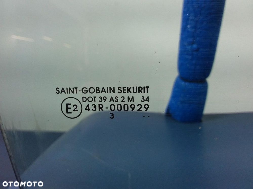 807 C8 ULYSEE SZYBA DRZWI PRZÓD PRAWA 03 - 2