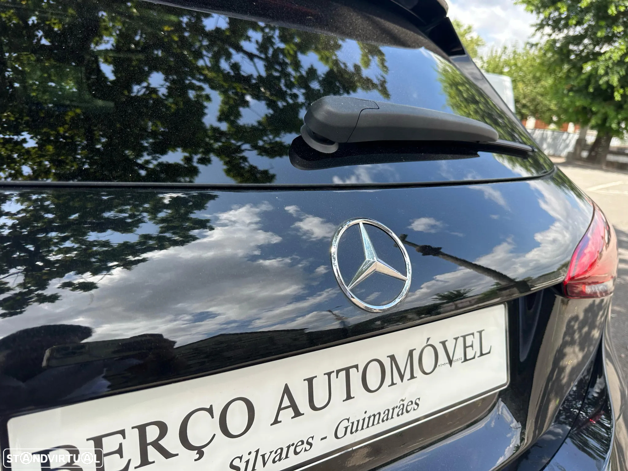 Mercedes-Benz A 250 e AMG Line - 16