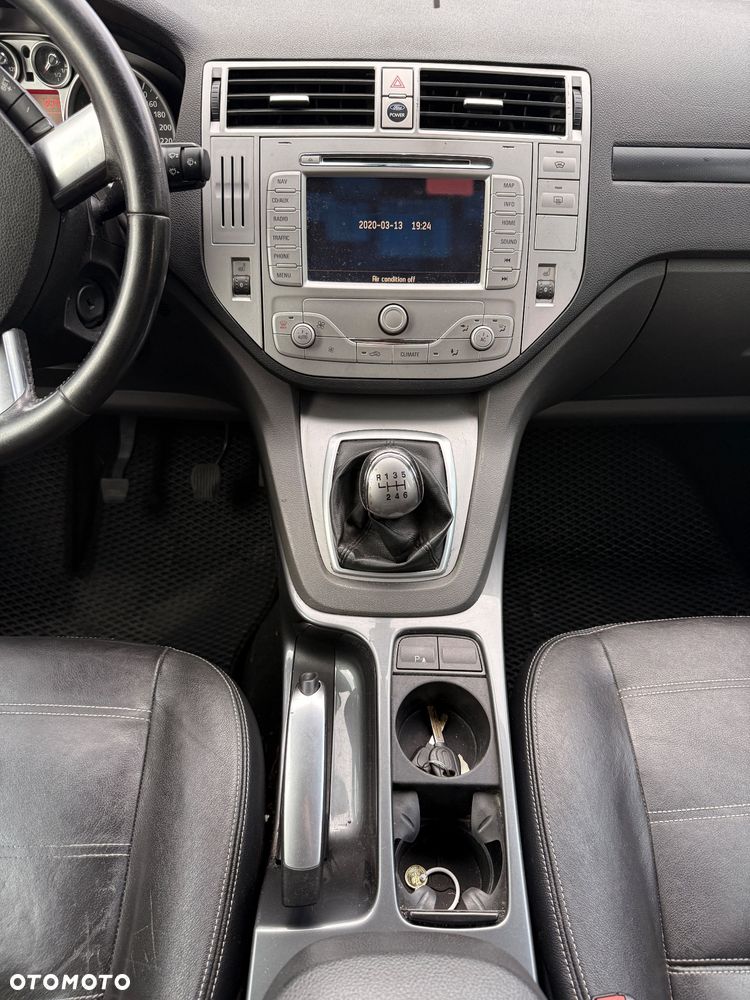 Ford Kuga 2.0 TDCi 2x4 Titanium - 8