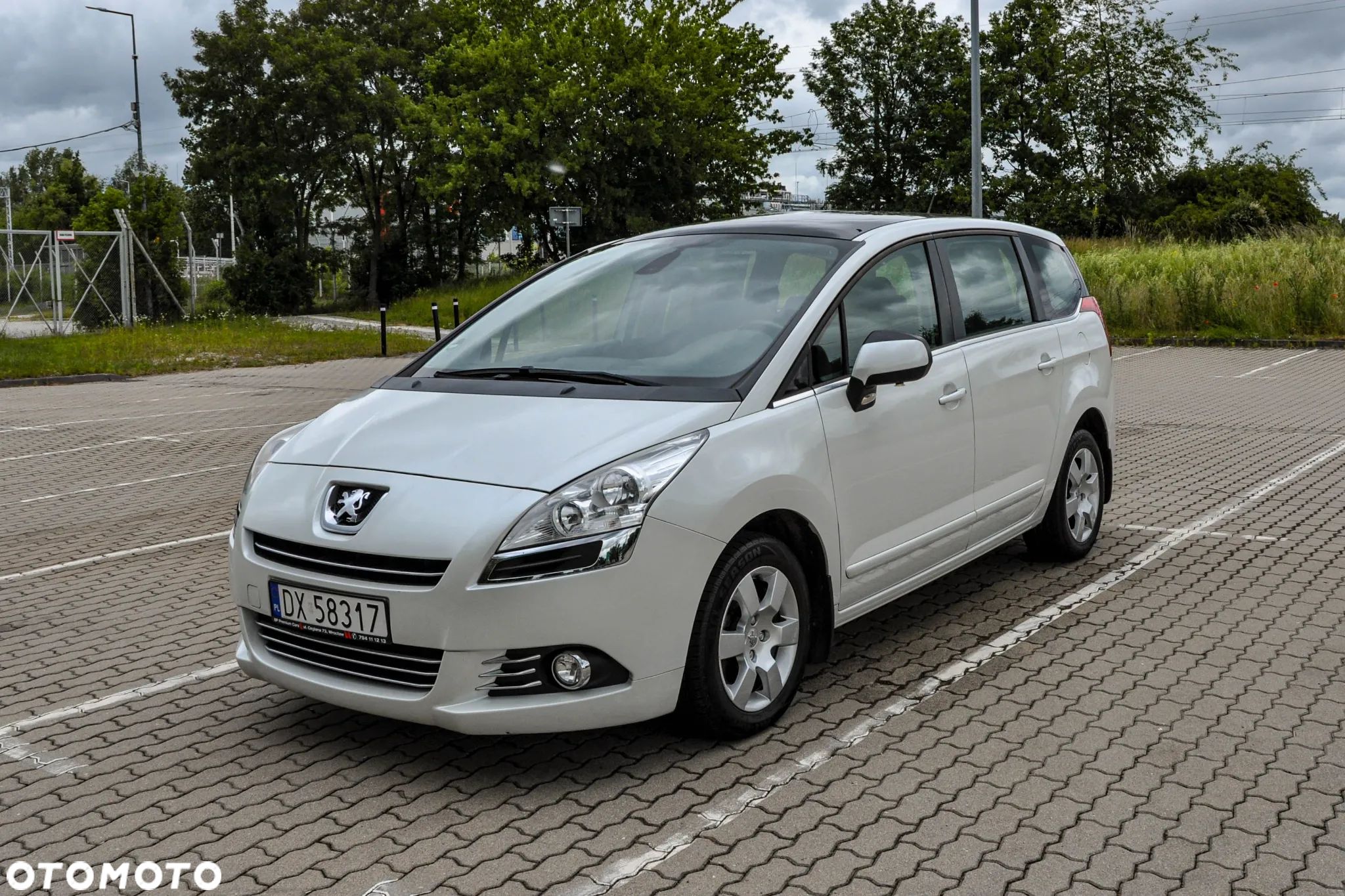 Peugeot 5008 1.6 THP Premium - 1