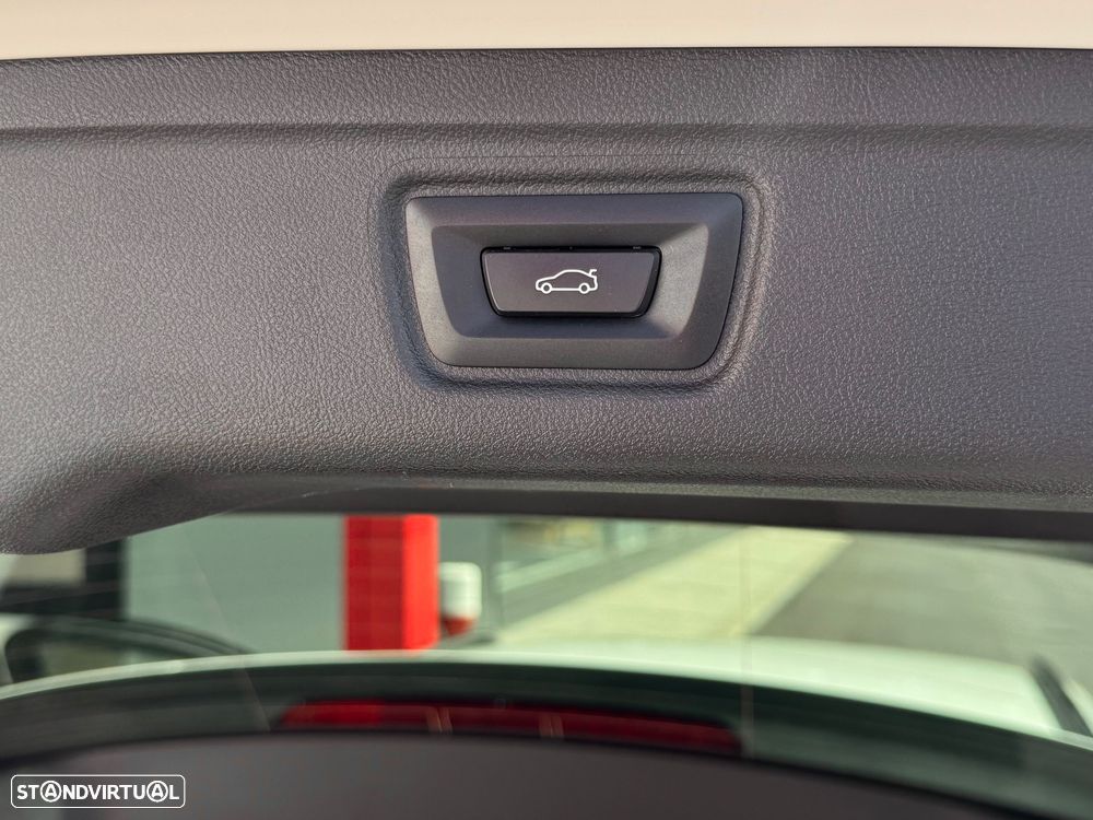 BMW 330 e Aut. M Sport - 41