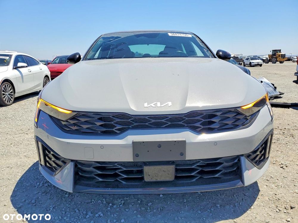 Kia K5 - 6